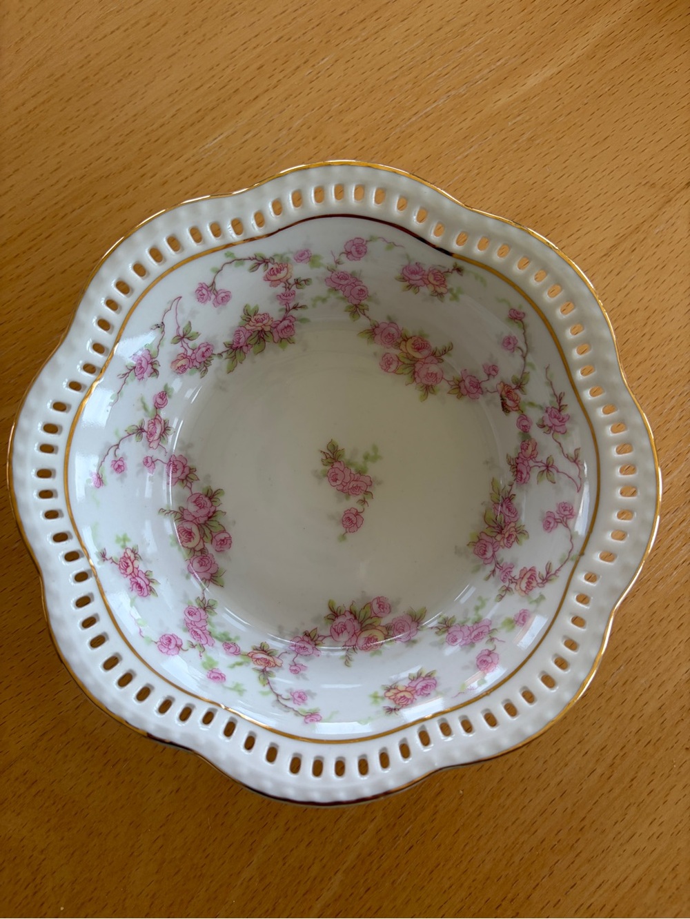 Bridal Rose porcelain trinket dish Schumann Bavaria with Gold Trim